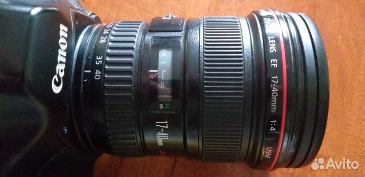 Зеркальный фотоаппарат canon 5d с объективом