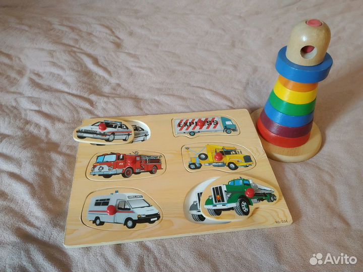 Развивающие игрушки для детей (пирамидки, бизиборд