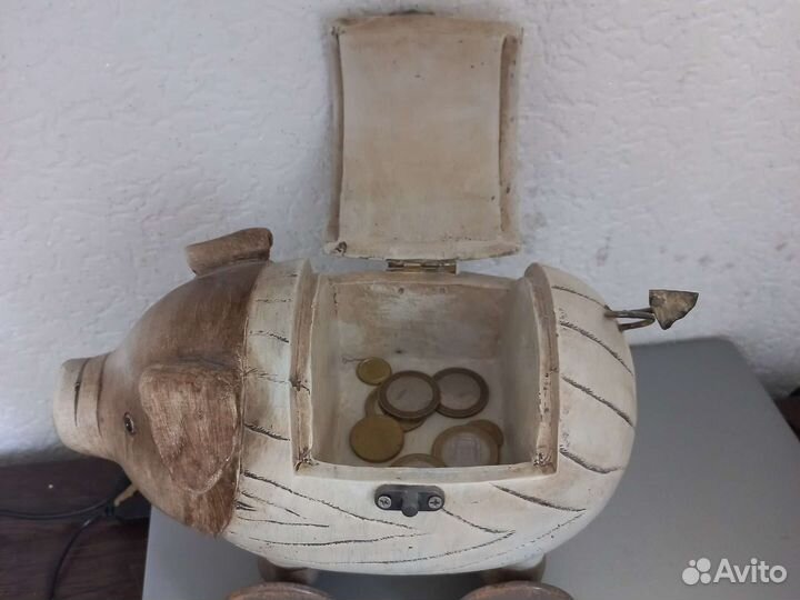 Свинья-копилка деревянная интерьерная