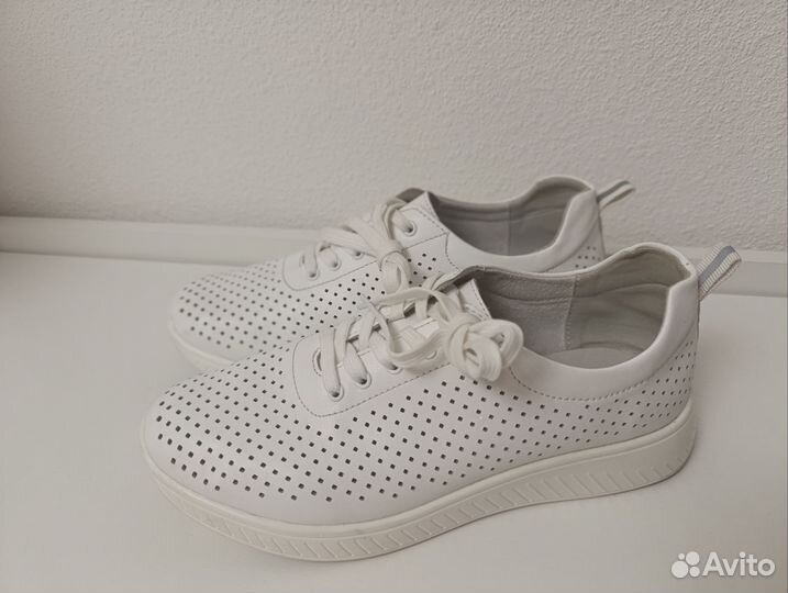 Кроссовки кожаные женские