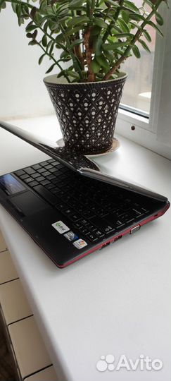 Нетбук Samsung N-150 Plus