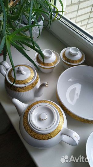 Посуда фарфор с золотым кантом