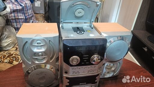 Продается музыкальный центр