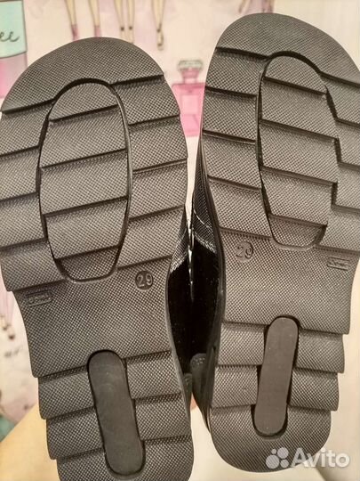 Новые кроссовки натуральная кожа