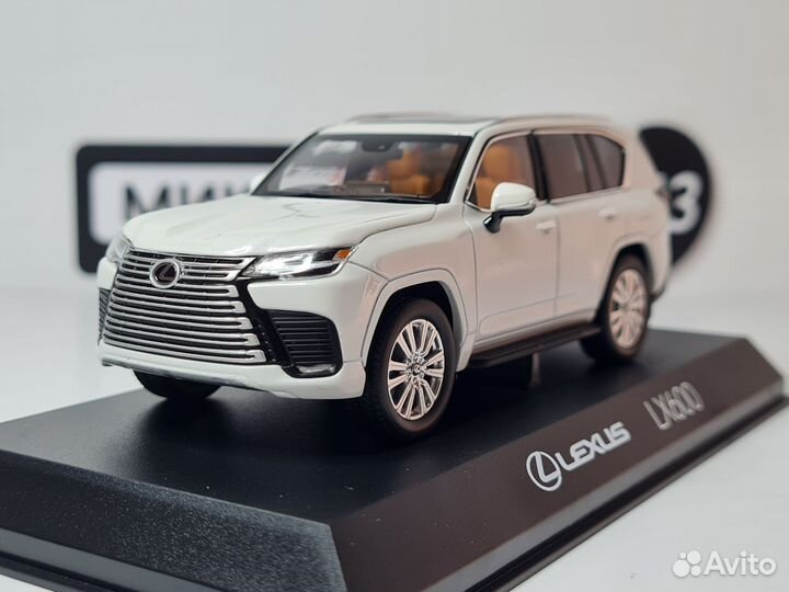 Модель Kyosho 1/43 Lexus LX600, Белый