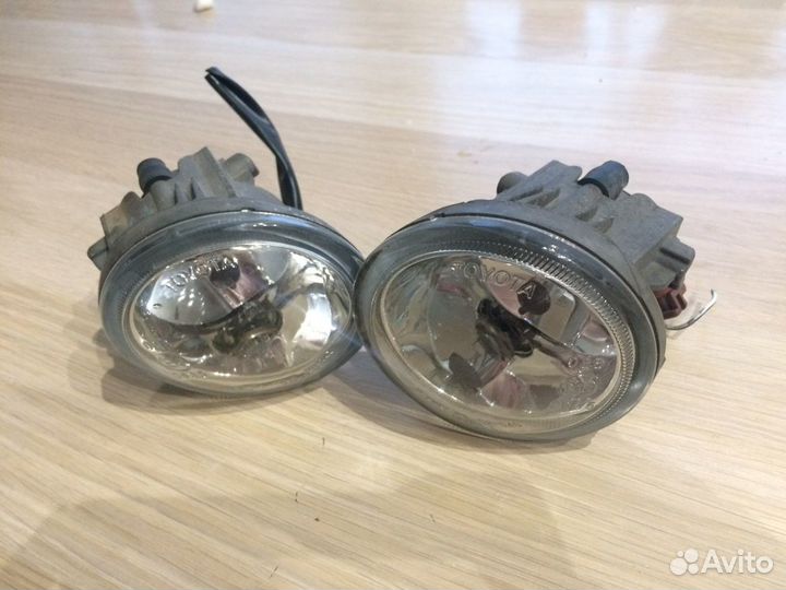 Противотуманные фары Toyota Allion