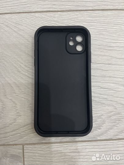 Чехол на iPhone 11