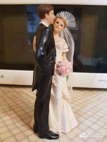Статуэтка жених и невеста