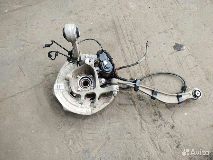 Кулак задний с суппортом BMW F10 F11 F25