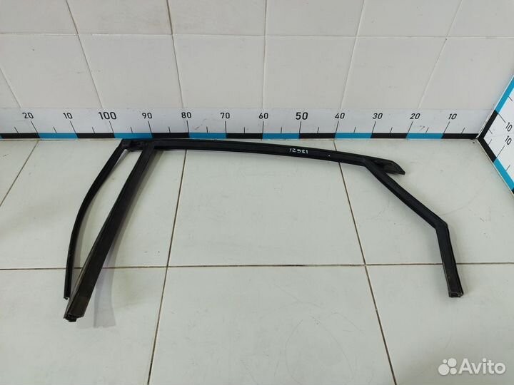 Уплотнитель стекла двери Mondeo IV 2007-2015 седан