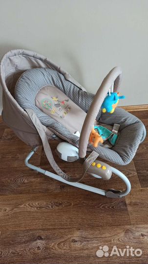 Шезлонг для новорожденных