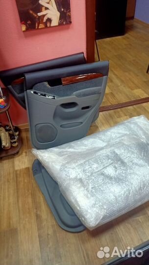 Обшивка двери Toyota Land Cruiser Prado GRJ120