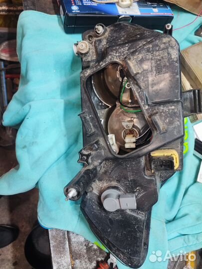 Пepeдние фapы нa УАЗ Патриот