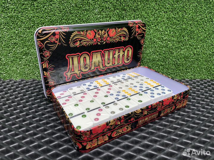 Домино в металлической коробке