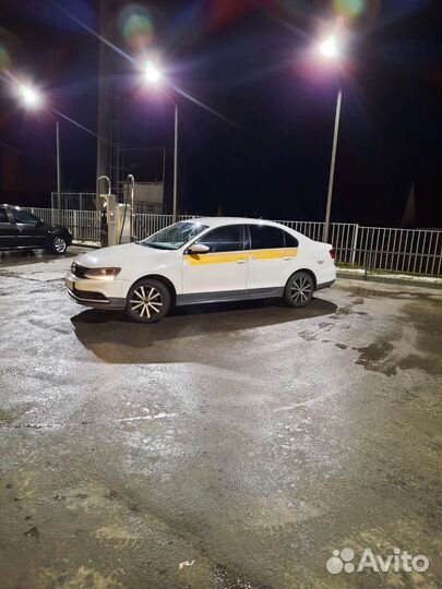Volkswagen Jetta 1.6 AT, 2015, 700 000 км