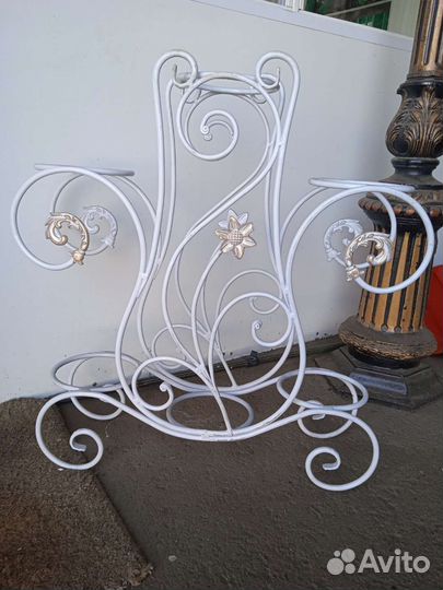 Подставка для цветов напольная металлическая