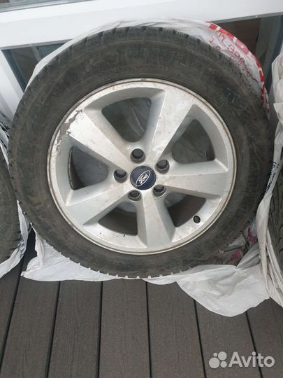 R16 Pirelli Formula Ice 205/55, PCD 5x108 DIA 63.3