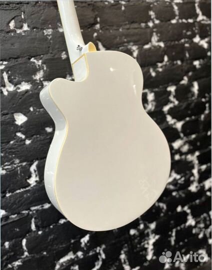 Акустическая гитара Elitaro новая