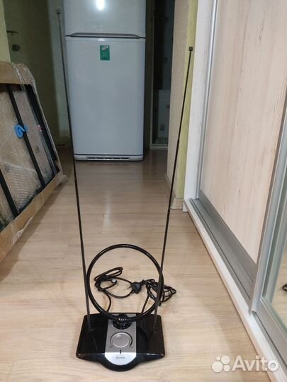 Антенна для тв комнатная. С усилителем