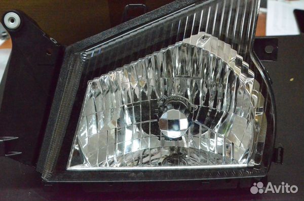 Фара Левая Isuzu NQR71 NQR75 NKR55 Оригинал