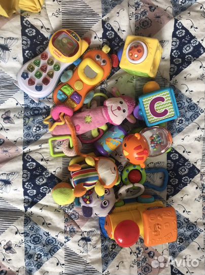 Игрушки для малышей пакетом