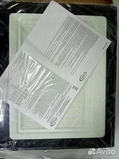 Энергосберегающий светодиодный прожектор 200вт