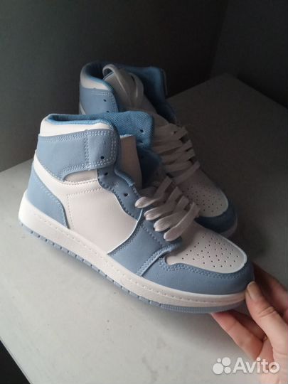 Кроссовки демисезонные,новые