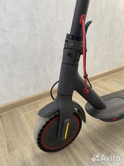 Электросамокат Xiaomi Mi Electric Scooter Pro