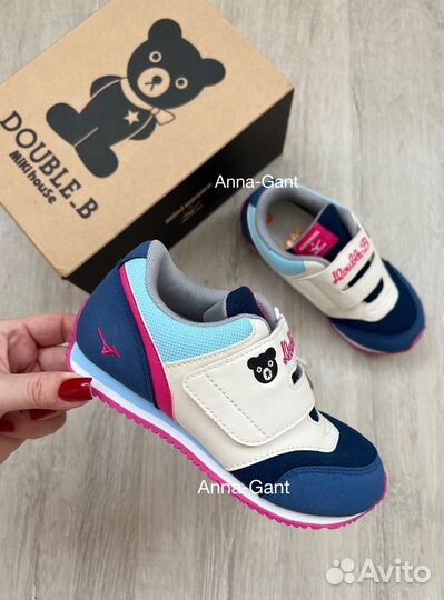 Новые кроссовки Miki House (Size 18cm) оригинал