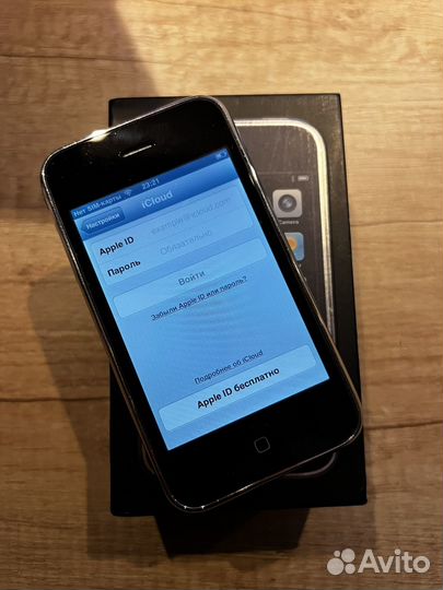 Телефон iPhone 3GS