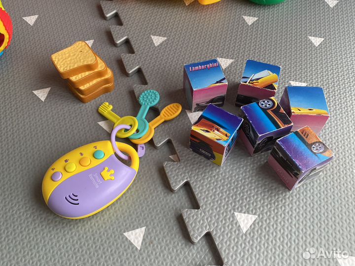 Развивающие игрушки для малышей пакетом