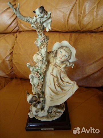 Статуэтка G Armani Каподимонте Девочка с котенком