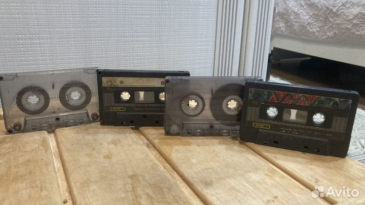 Аудиокассеты + диски в подарок