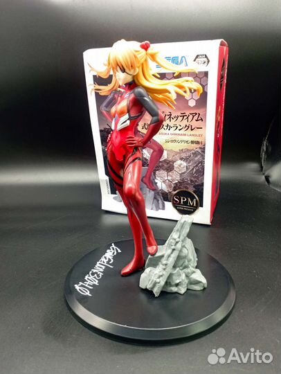 Аниме фигурка aska на камнях