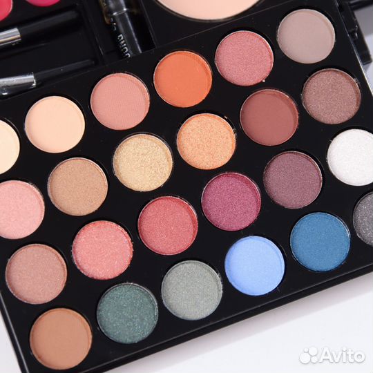 Набор профессиональной косметики 