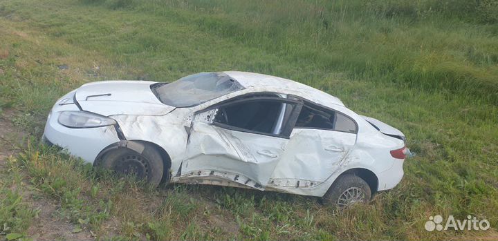 Renault Fluence 1.6 МТ, 2012, битый, 117 000 км