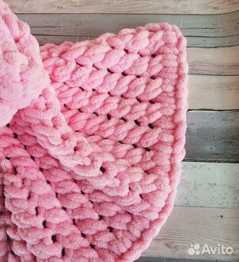 Плед детский вязаный ручной работы