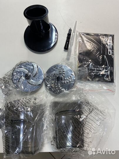 Соковыжималка электрическая RED Solution RJ-914S