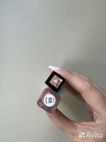 Помада и блеск для губ