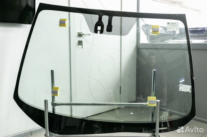 Лобовое стекло на автомобиль honda CR-V
