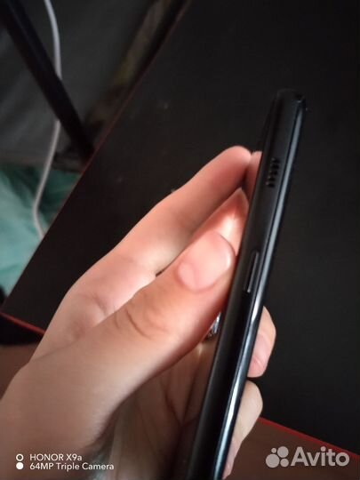 Samsung Galaxy A8 (2018), 4/32 ГБ