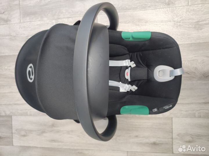 Детское автокресло Cybex Aton B2 i-Size + адаптеры