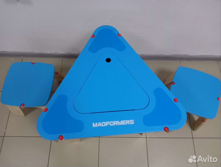 Комплект Детской мебели Magformers стол +2 стула