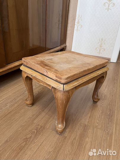 Банкетка пуфик Ивайла под реставрацию