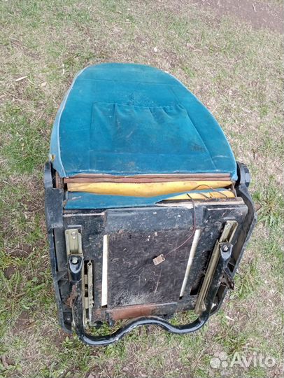 Передние сиденья Газ Волга