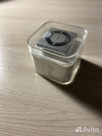 iPod shuffle 4