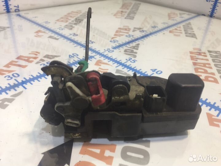 Крайслер 300M Замок задней двери Прав