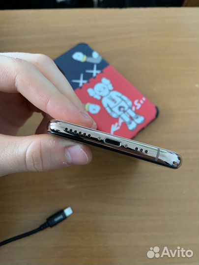 iPhone Xs, 64 ГБ