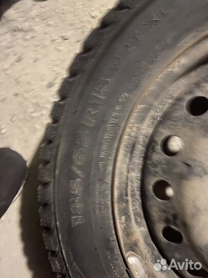 R15 Nokian Tyres Hakkapeliitta 8 185/65, PCD 4x100 DIA 56.5