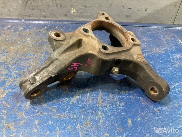 Кулак поворотный левый Subaru Forester SH/S12